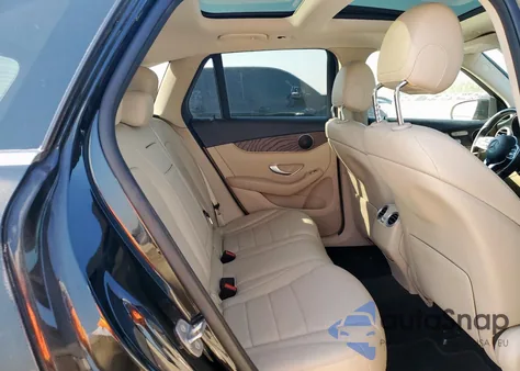 2021 Mercedes-Benz Glc 300 from USA, damaged, VIN W1N0G8DBXMF869965